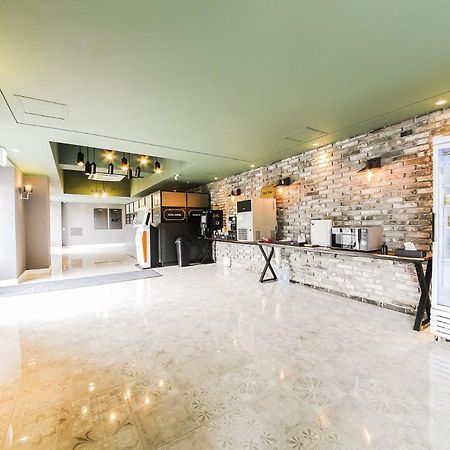 Yongin Avenue Hotel Buitenkant foto